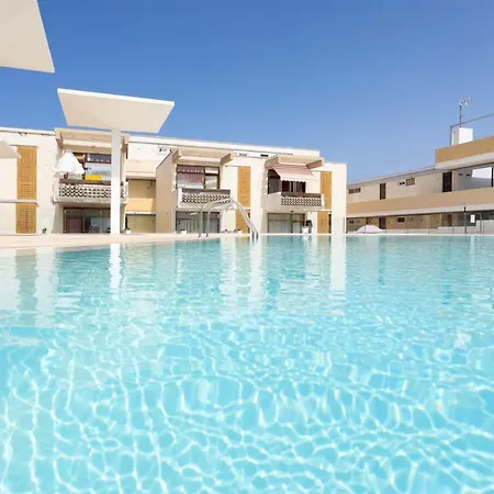Διαμέρισμα Top Location In Las Americas With Pool - Hemeras Boutique Homes
